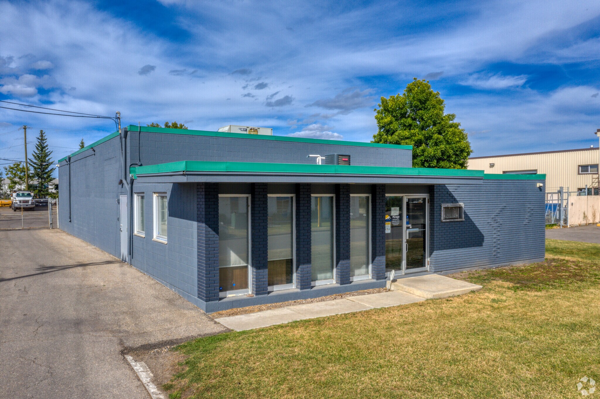 7024 Farrell Rd SE, Calgary, AB for sale Primary Photo- Image 1 of 1