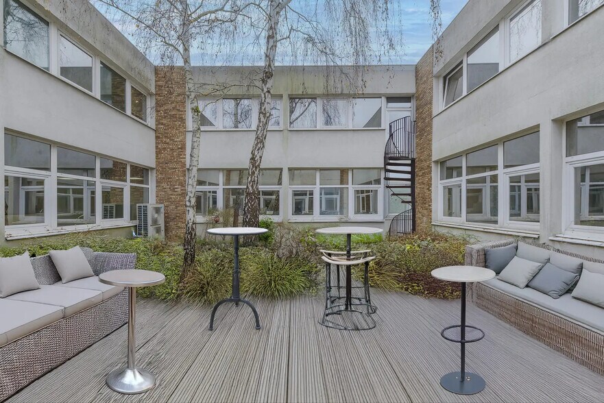 4 Route De Gisy, BIÈVRES for lease - Building Photo - Image 2 of 3