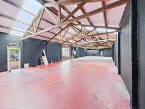 Main St, Bridge Of Earn for lease Interior Photo- Image 1 of 5