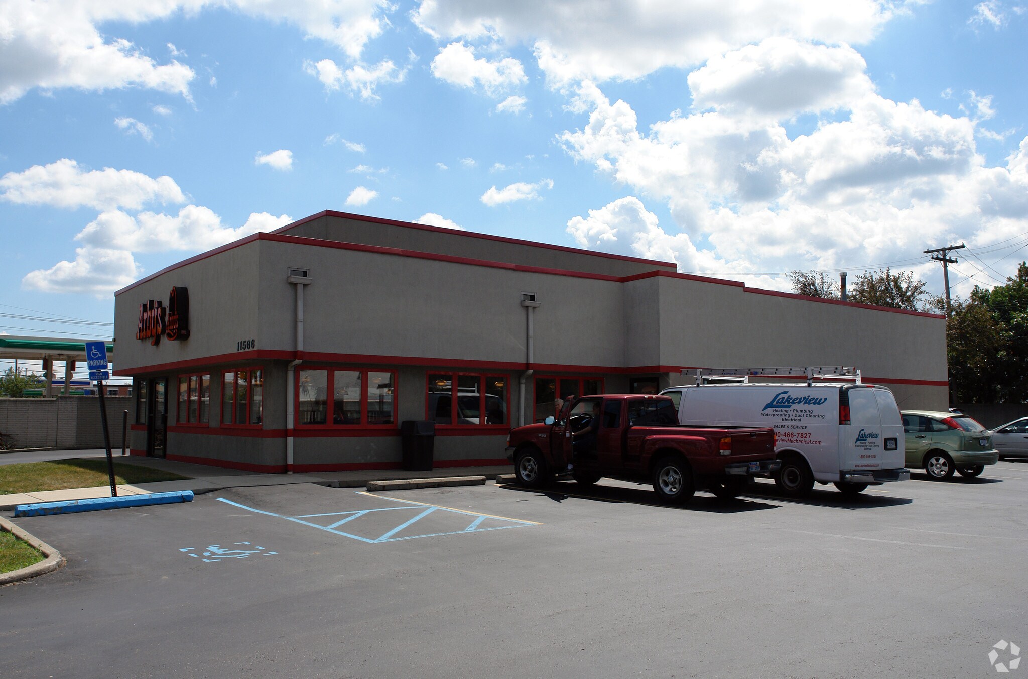 11566 E 10 Mile Rd, Warren, MI for sale Primary Photo- Image 1 of 1
