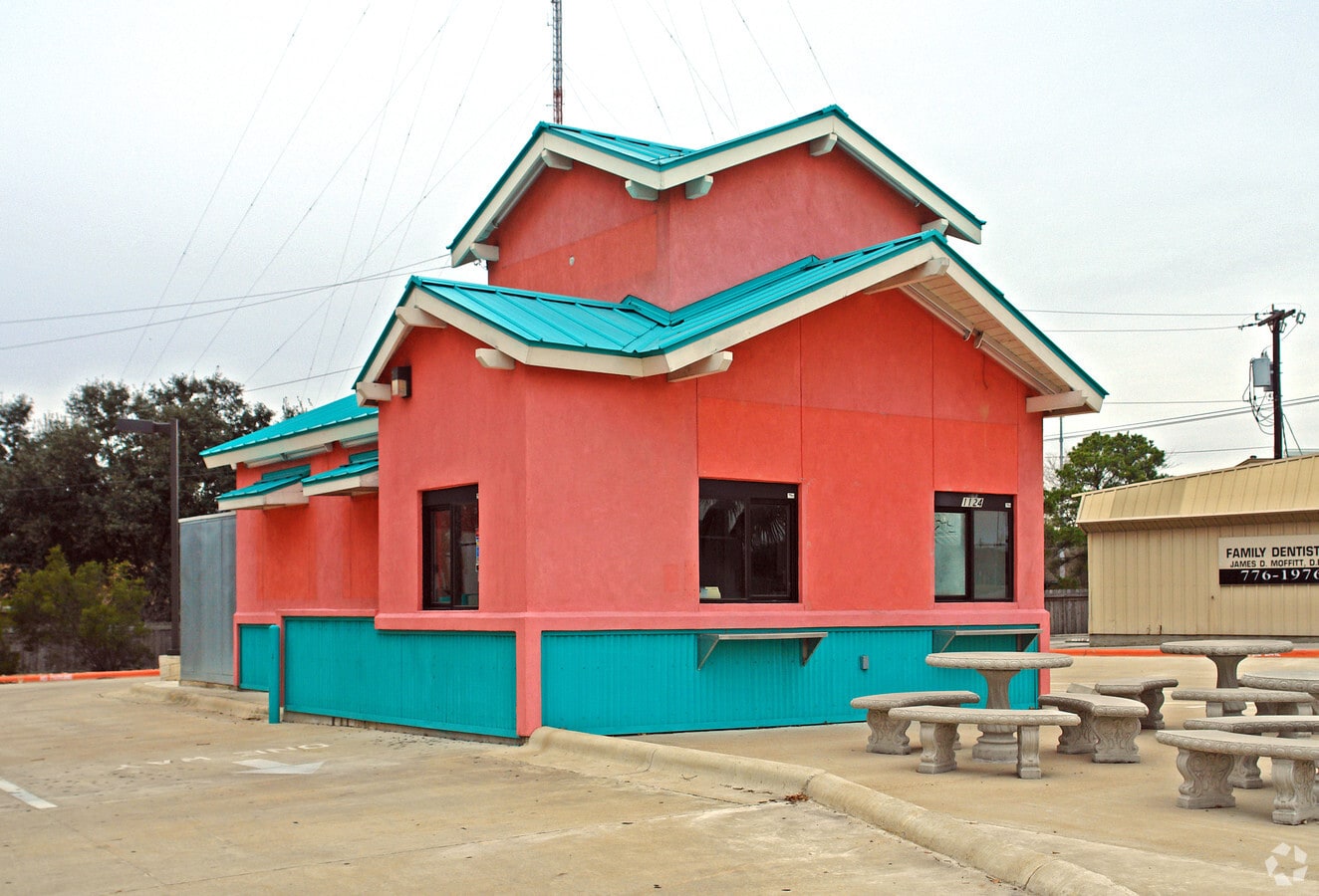 1124 E Villa Maria, Bryan, TX 77802