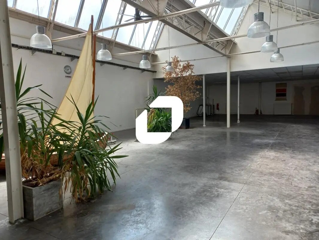 Office in Croix for lease Interior Photo- Image 1 of 17