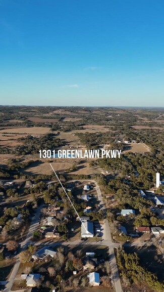 More details for 1301 Greenlawn Pky, Blanco, TX - Multifamily for Sale