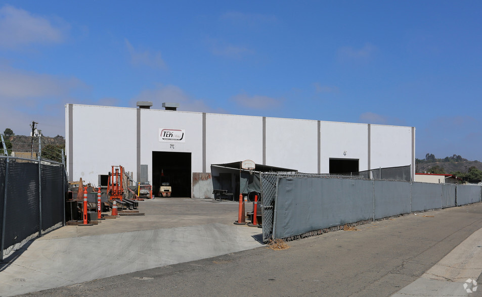 302-304 Via Del Norte, Oceanside, CA for lease - Building Photo - Image 3 of 5