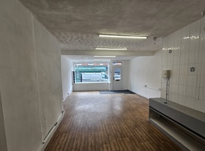 24 Stockport Rd, Stockport for lease Interior Photo- Image 1 of 5