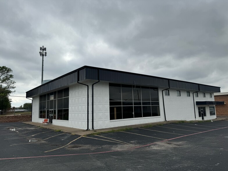 1245 Hurstview Dr, Hurst, TX for lease - Building Photo - Image 1 of 6