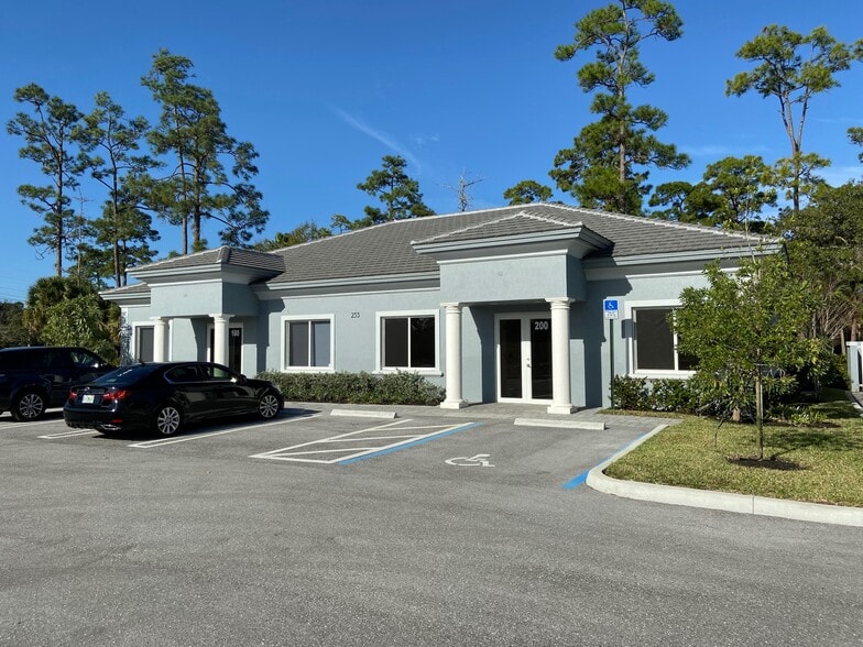 255 Professional Way, Wellington, FL for lease - Building Photo - Image 3 of 6