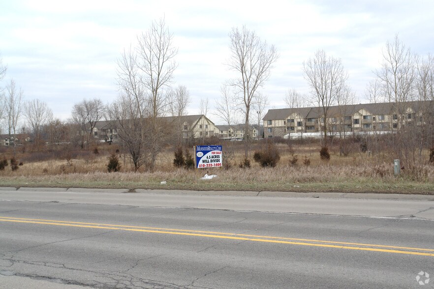 Fenton Rd, Grand Blanc, MI 48439