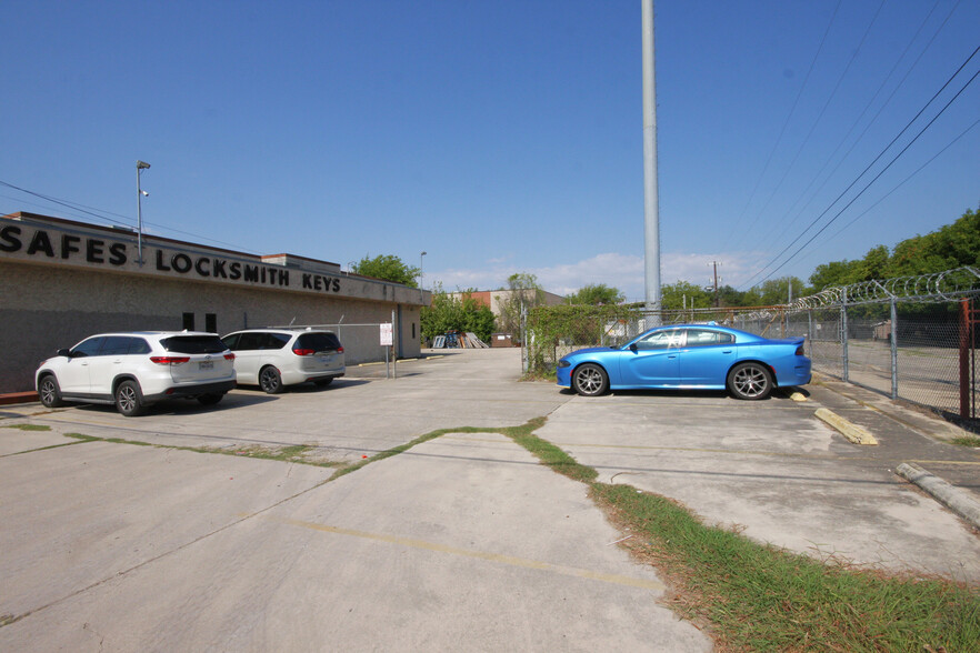 3723 West Ave, San Antonio, TX for sale - Building Photo - Image 2 of 32