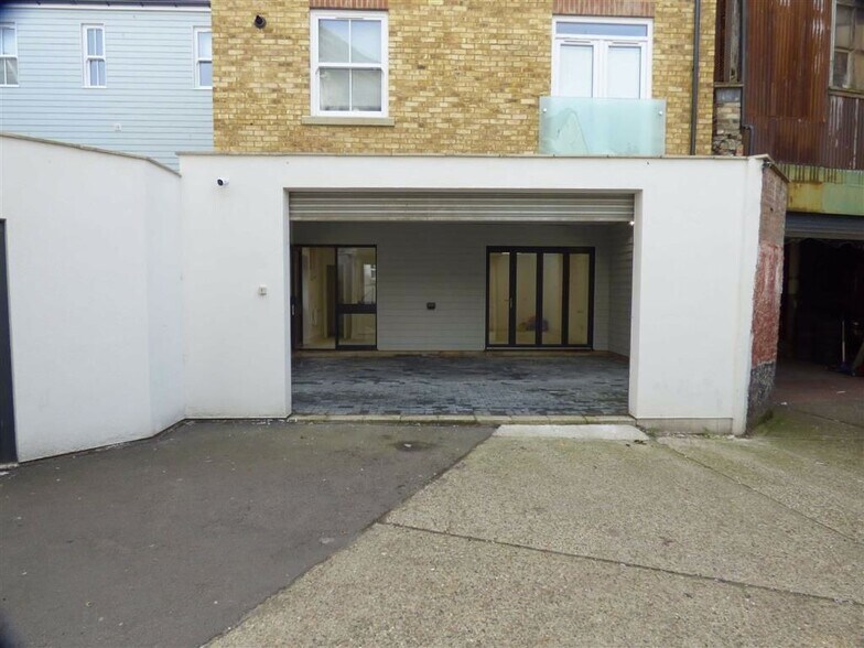 13 Bradstone Rd, Folkestone, CT20 1HS