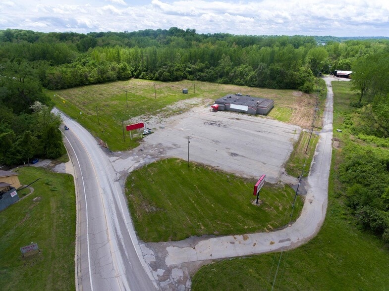 60 Four Corners Ln, Centreville, IL for sale - Building Photo - Image 3 of 12