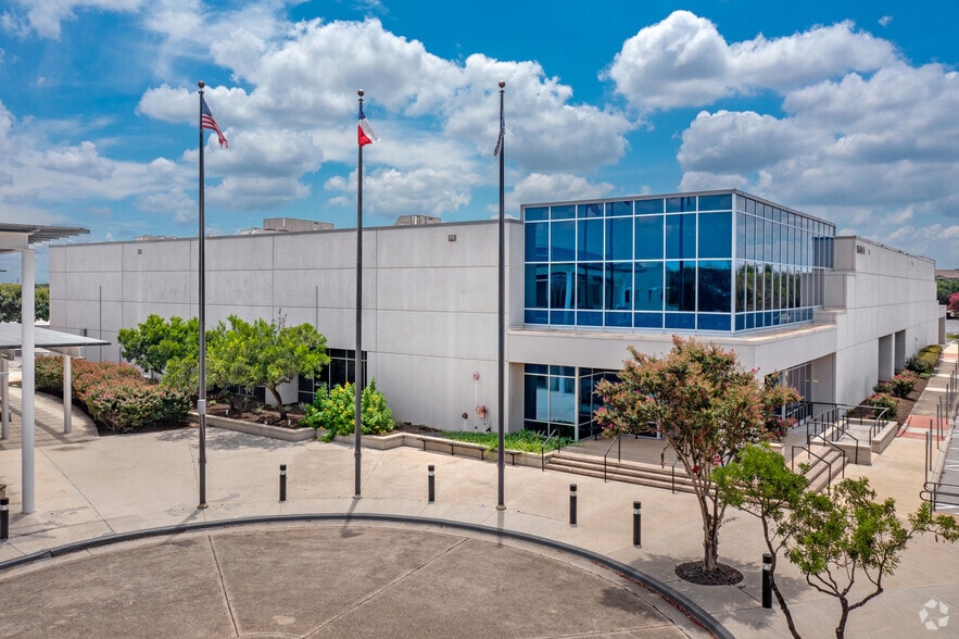 1560 Cable Ranch Rd, San Antonio, TX for lease - Building Photo - Image 2 of 3