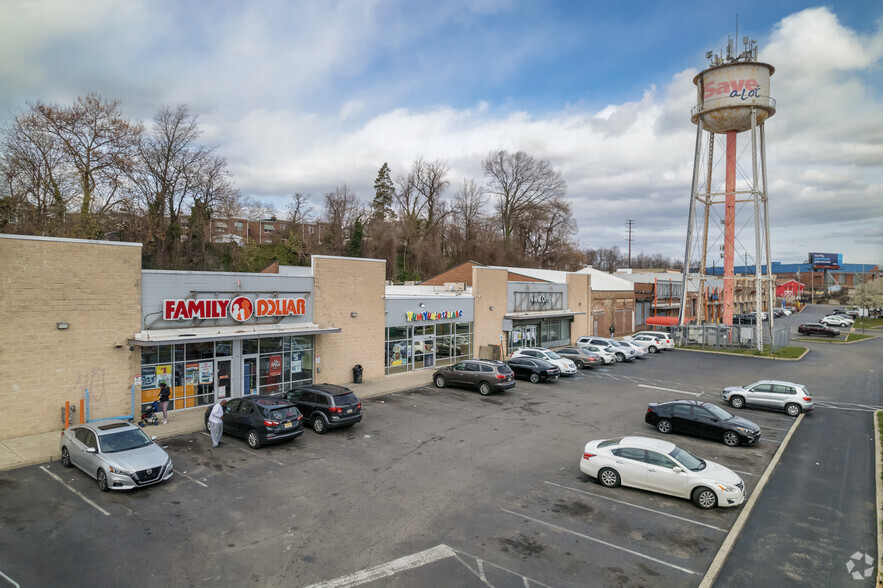 5600 Lancaster Ave, Philadelphia, PA for lease - Building Photo - Image 3 of 4