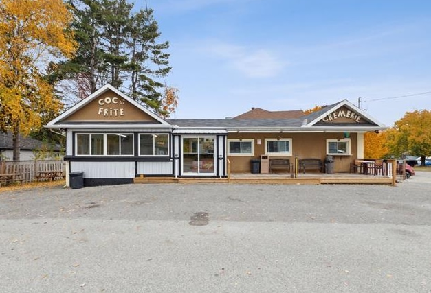 1195 Boul Maloney E, Gatineau, QC for sale - Building Photo - Image 2 of 17