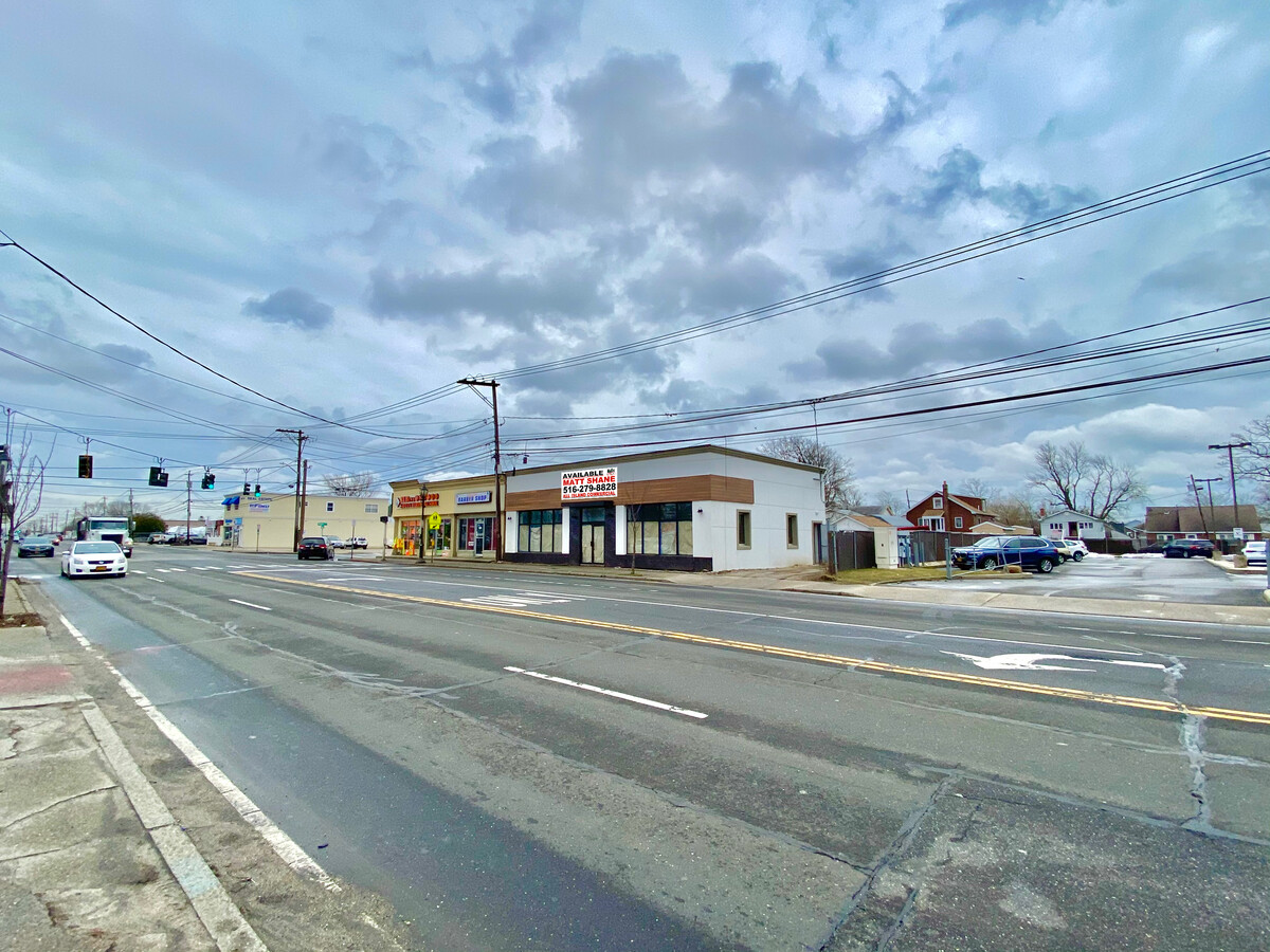 1200 Montauk Hwy, Copiague, NY 11726 - Industrial for Sale | LoopNet