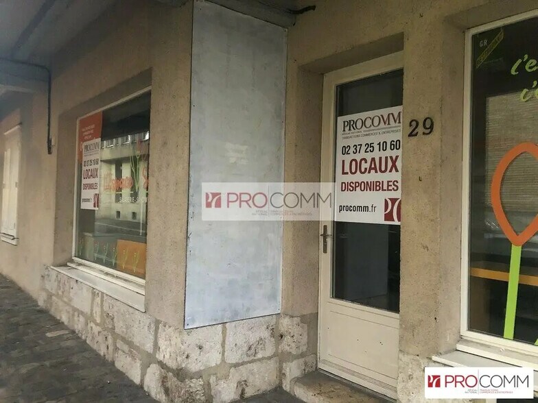 Retail in Chartres for lease - Building Photo - Image 3 of 6