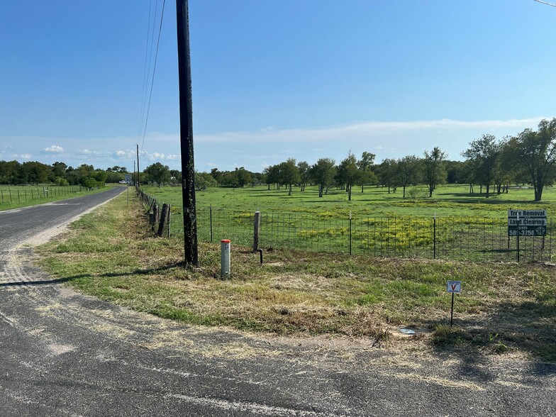 Caldvis Rd & Bock Rd, Mustang Ridge, TX for sale - Primary Photo - Image 1 of 7