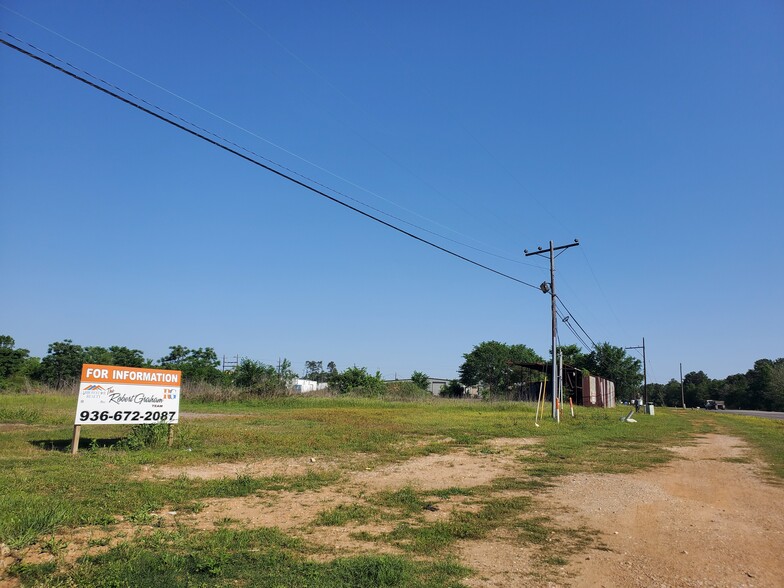 11727 N Highway 75, Willis, TX for sale - Primary Photo - Image 1 of 1