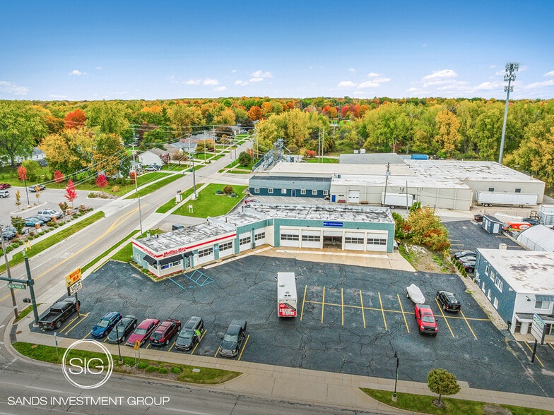 Muffler Man Portfolio - MI, OH, FL portfolio of 43 properties for sale on LoopNet.com - Building Photo - Image 1 of 4