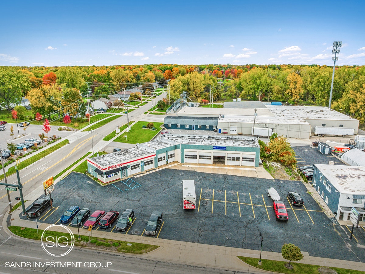 Muffler Man Portfolio - MI, OH, FL portfolio of 43 properties for sale on LoopNet.com Building Photo- Image 1 of 5