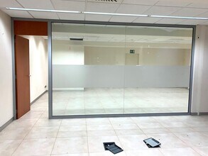 Retail in Santa Coloma de Gramenet, Barcelona for lease Interior Photo- Image 1 of 5