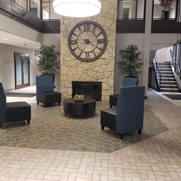 3601 SW 29th St, Topeka, KS for lease - Lobby - Image 3 of 12