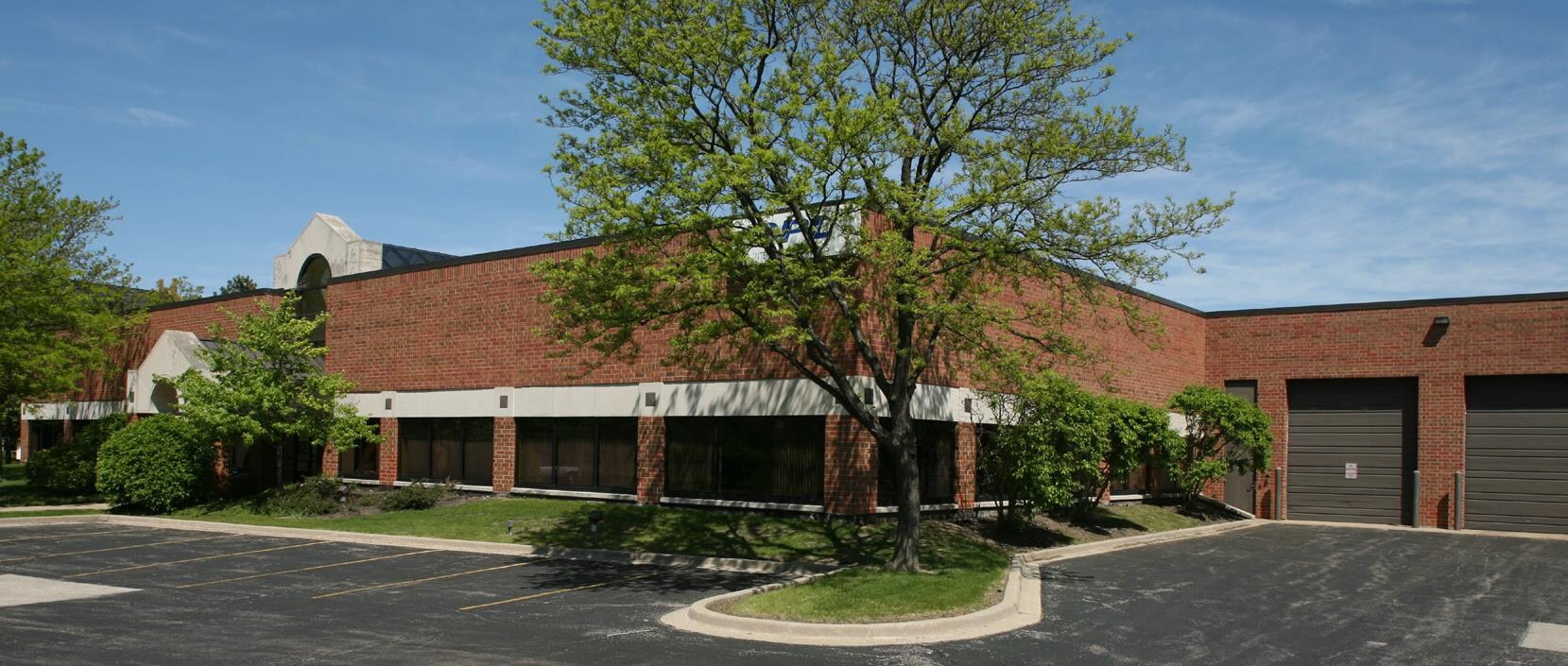 Flex in Rolling Meadows, IL for sale Primary Photo- Image 1 of 1