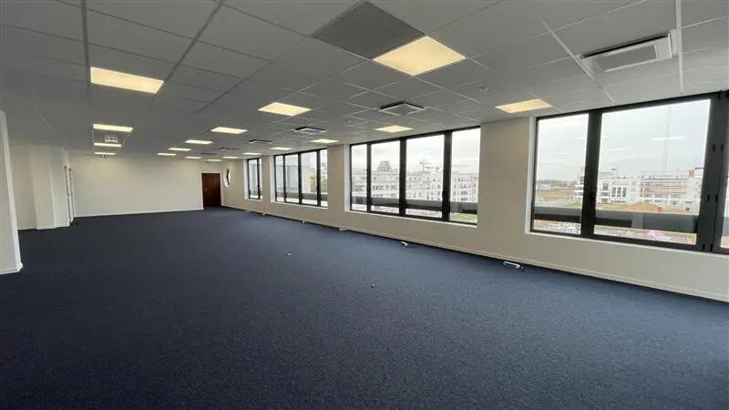 Office in Chessy for sale - Interior Photo - Image 2 of 8