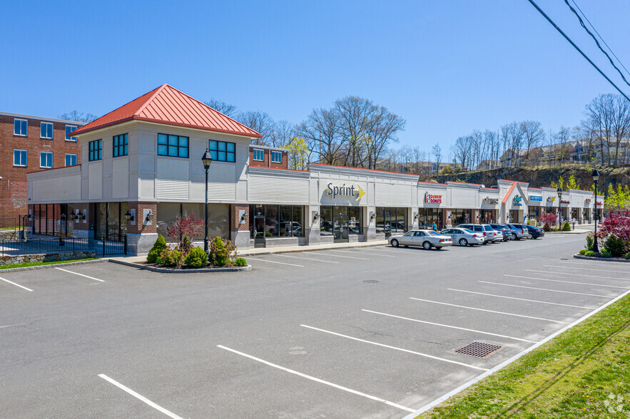 1249 W Main St, Waterbury, CT for lease - Primary Photo - Image 1 of 5