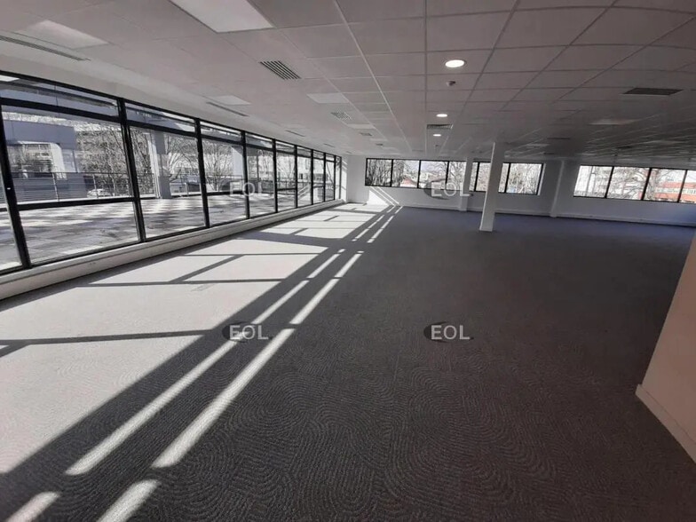 Flex in Bagneux for lease - Building Photo - Image 2 of 6