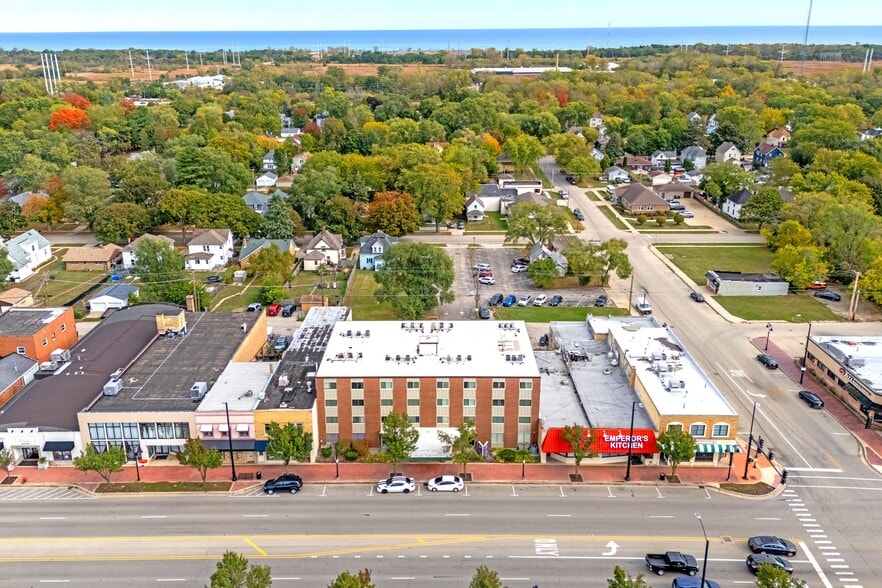 75-Unit Portfolio portfolio of 4 properties for sale on LoopNet.com - Building Photo - Image 2 of 15