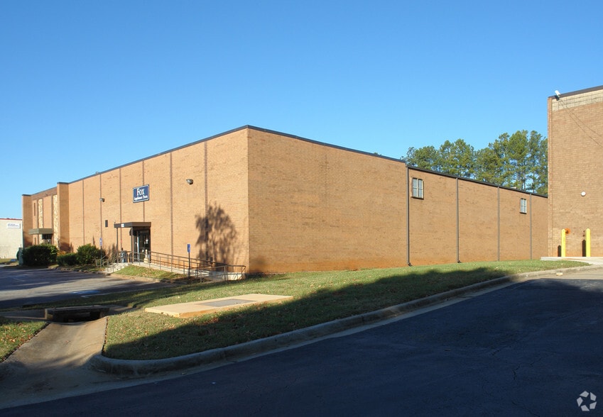 2910 Northeast Pky, Doraville, GA for lease - Primary Photo - Image 1 of 7