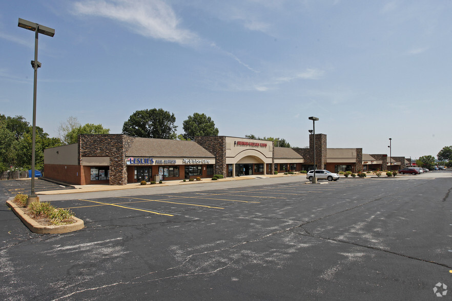 15505-15545 Manchester Rd, Ballwin, MO for lease - Building Photo - Image 1 of 10