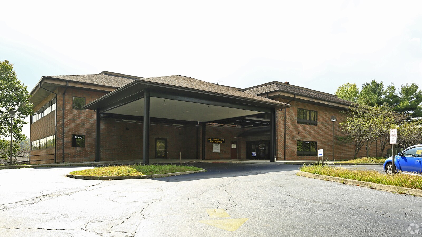 22750 Rockside Rd, Bedford, OH 44146