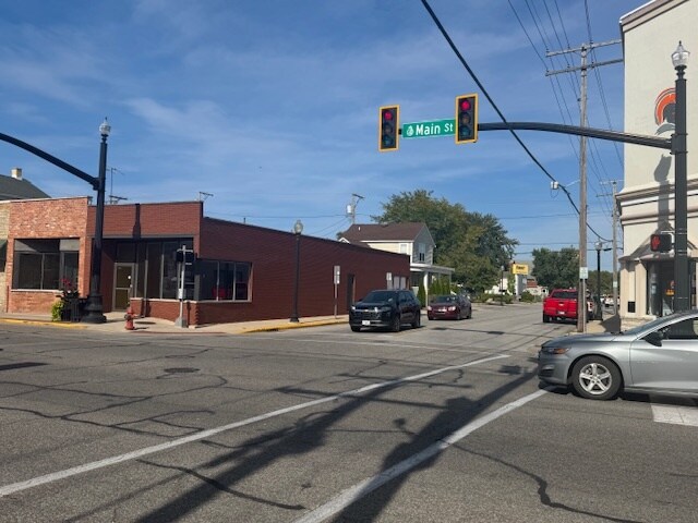 347 Main St, Hobart, IN for lease - Building Photo - Image 3 of 7