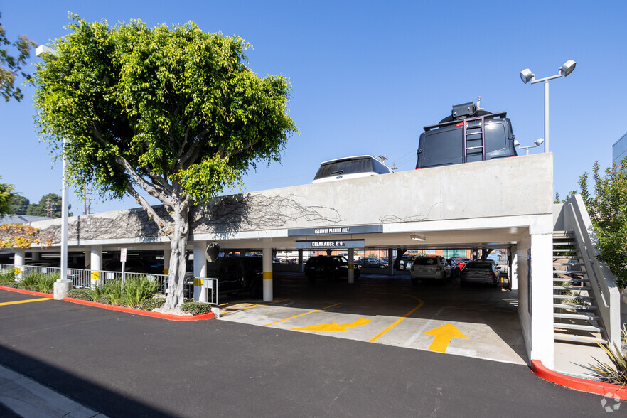 2036-2048 Armacost Ave, Los Angeles, CA for lease - Building Photo - Image 3 of 21