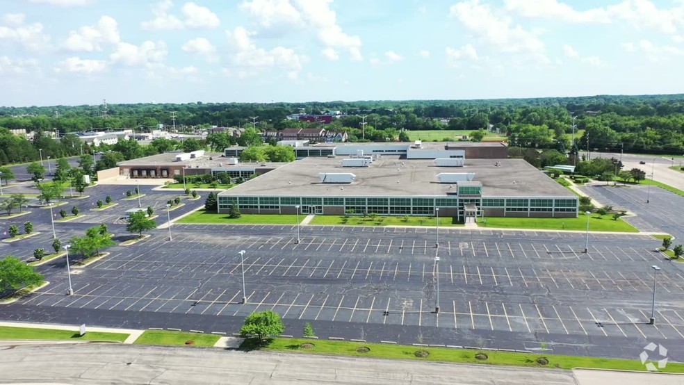 540 W Northwest Hwy, Barrington, IL for lease - Aerial Video - Image 2 of 43