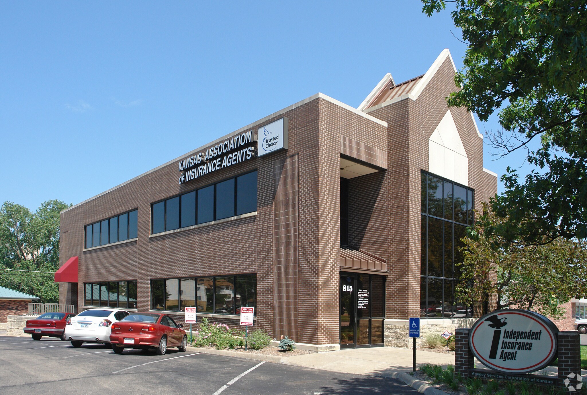 815 SW Topeka Blvd, Topeka, KS for lease Primary Photo- Image 1 of 3