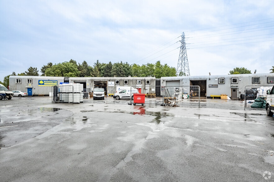 7 Bowood Ct, Warrington for lease - Building Photo - Image 1 of 3