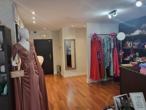 Retail in Madrid, Madrid for lease Interior Photo- Image 2 of 10