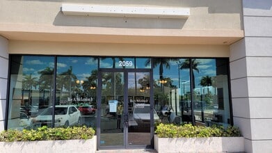 2089 Indian River Blvd, Vero Beach, FL for lease Building Photo- Image 2 of 6