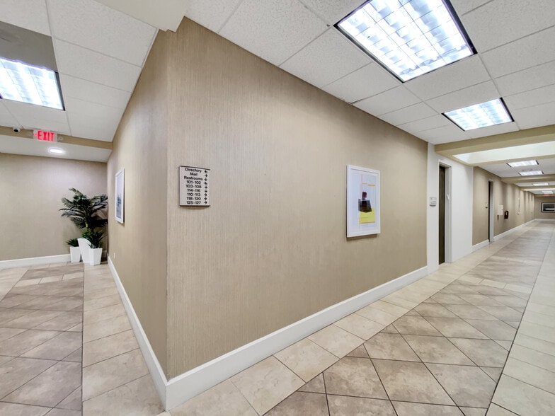 2901 NW 62nd St, Fort Lauderdale, FL for lease - Building Photo - Image 3 of 7