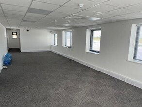 27 Cobham Rd, Wimborne for lease Interior Photo- Image 2 of 3