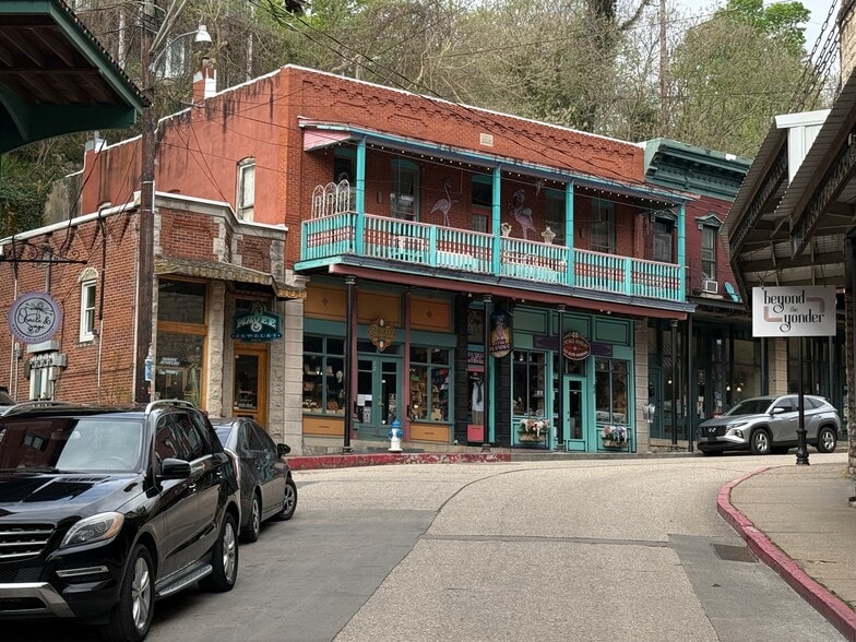 84 Spring St, Eureka Springs, AR for sale - Building Photo - Image 2 of 16