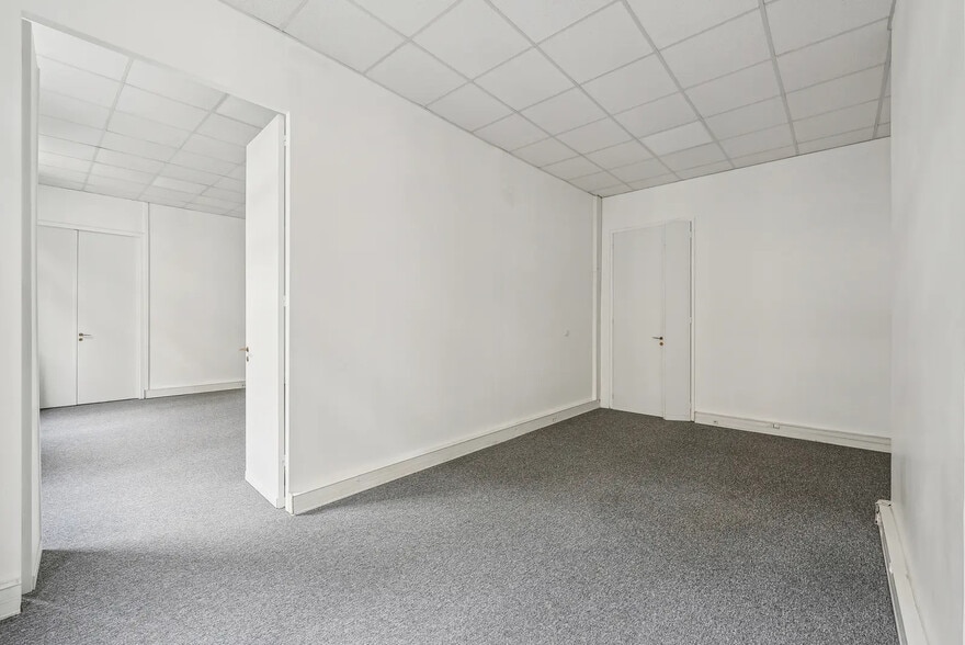 10 Rue De Monceau, Paris for lease - Building Photo - Image 2 of 16