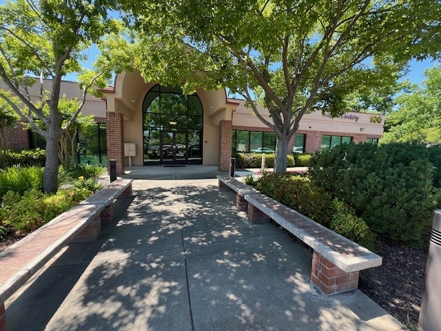 100 Iron Point Cir, Folsom, CA for lease - Building Photo - Image 1 of 6