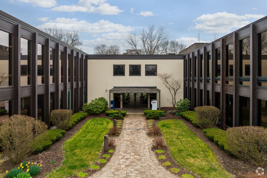 111 Grant Ave, Endicott, NY for sale - Primary Photo - Image 1 of 30