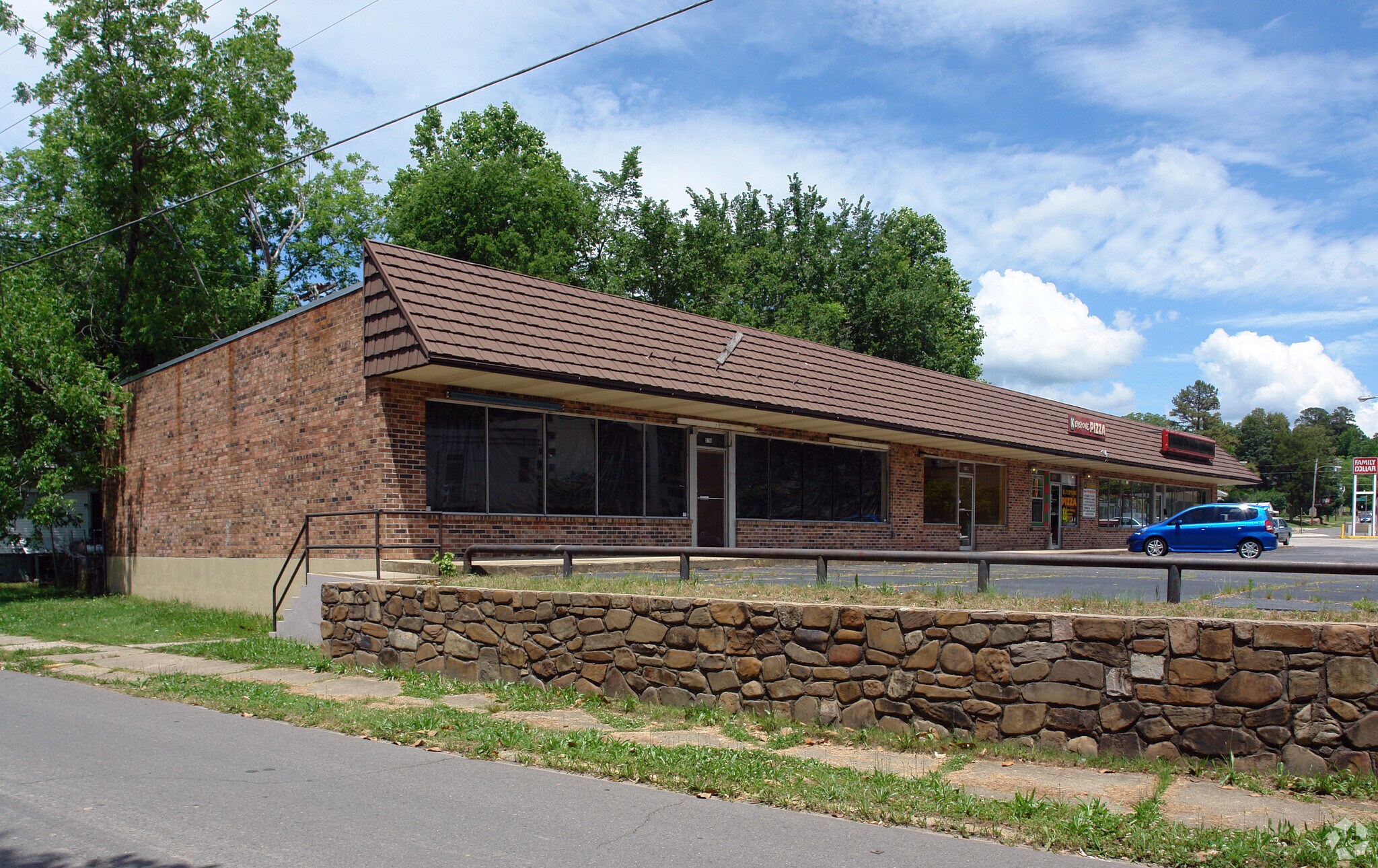 879 Park Ave, Hot Springs National Park, AR 71901 Park Avenue Strip