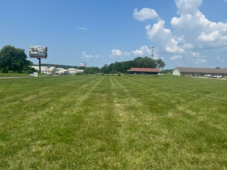 8160-8200 High Pointe Dr, Newburgh, IN for sale - Building Photo - Image 2 of 7