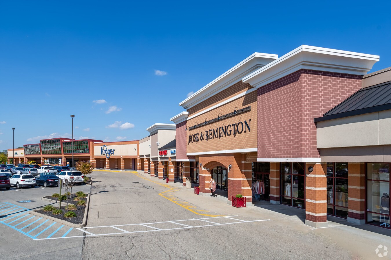 8800 Beechmont Ave, Cincinnati, OH, 45246 Retail Space For Lease